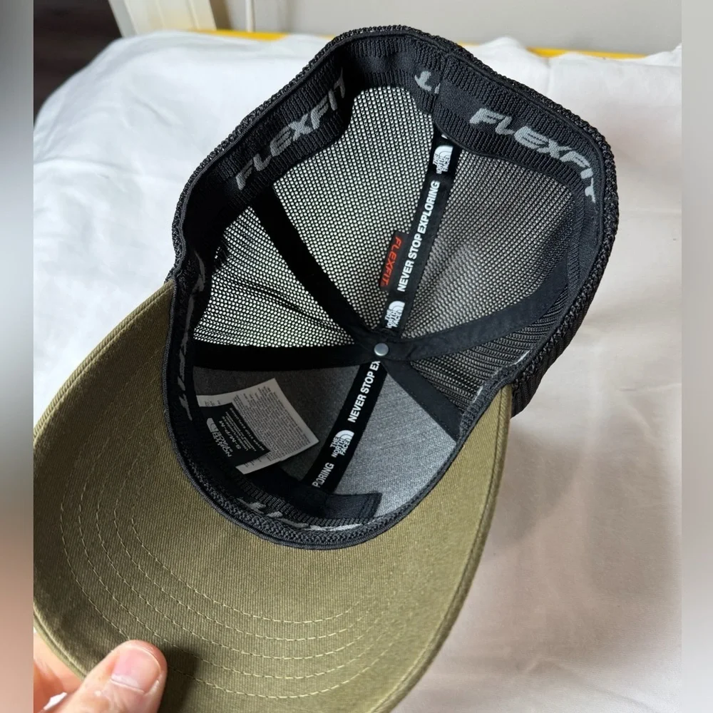Like New The North Face Small Medium Patch Logo Emblem Olive Green and Black Hat